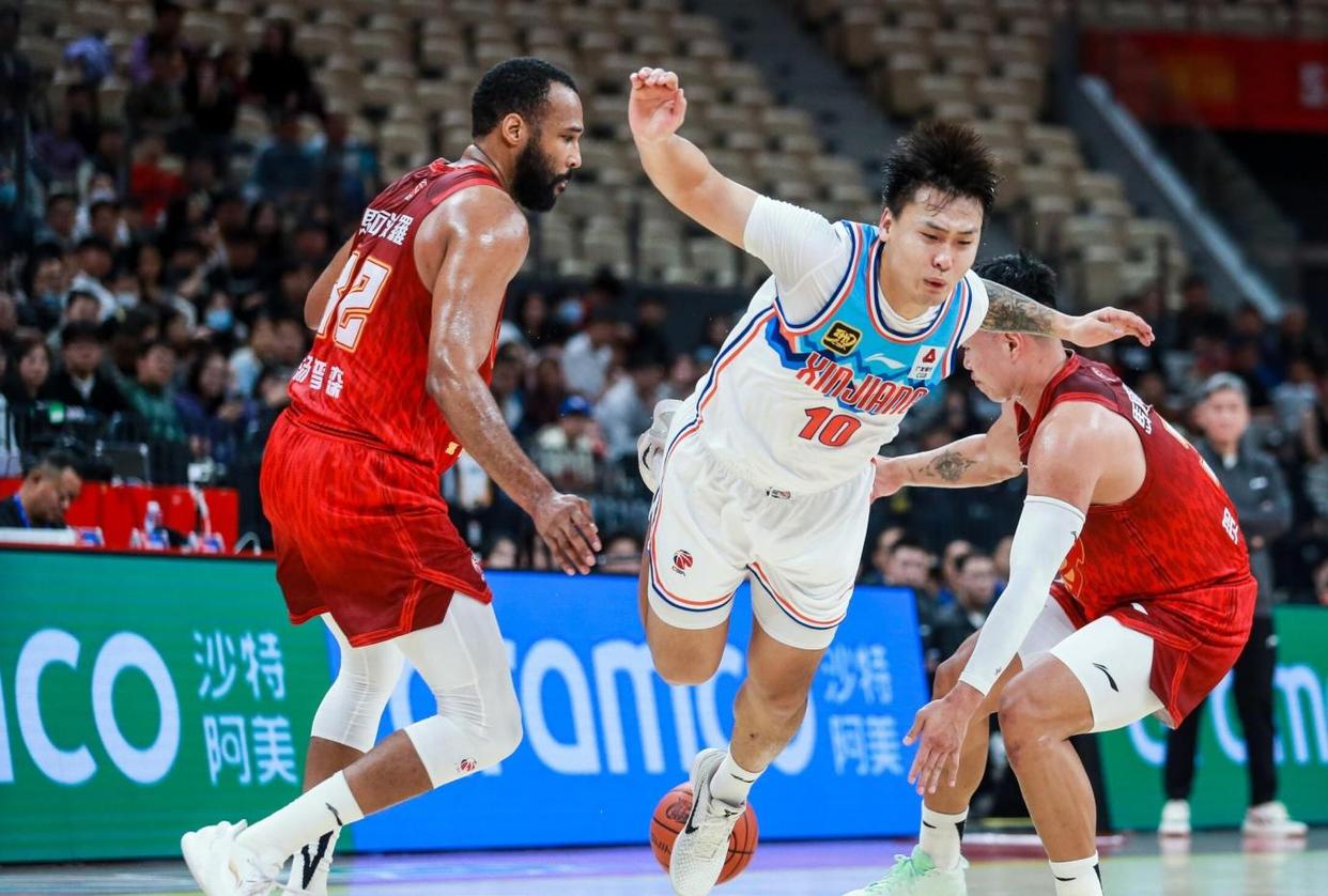 爱游戏体育离谱！山东男篮窗口期外线爆发西亚卡姆连续三场比赛得分超过势不可挡，湖人最后一投命中的简单介绍